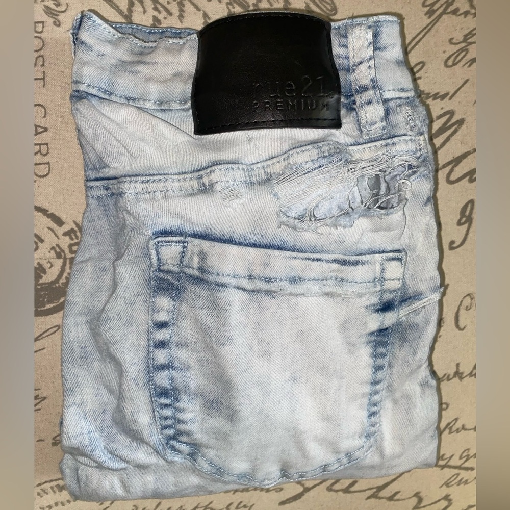 Rue 21 Ripped Washed Light Blue Skinny Jeans (26X30)